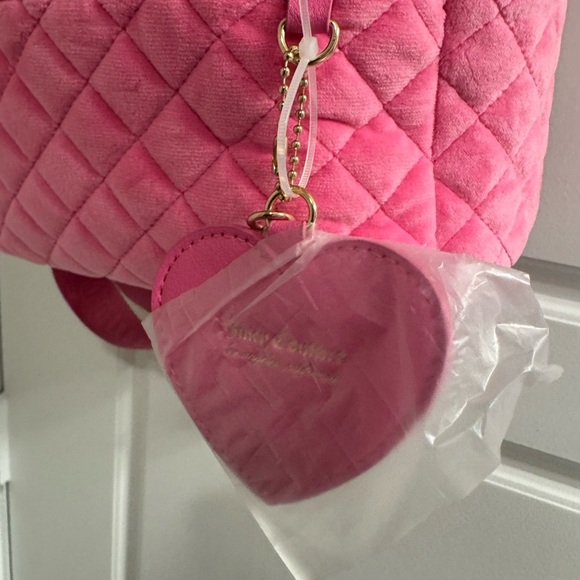 Juicy Couture JUICY PINK
ROYAL MOMENT MEDIUM BACKPACK, hot-Pink Quilted Backpack - Picture 3 of 9